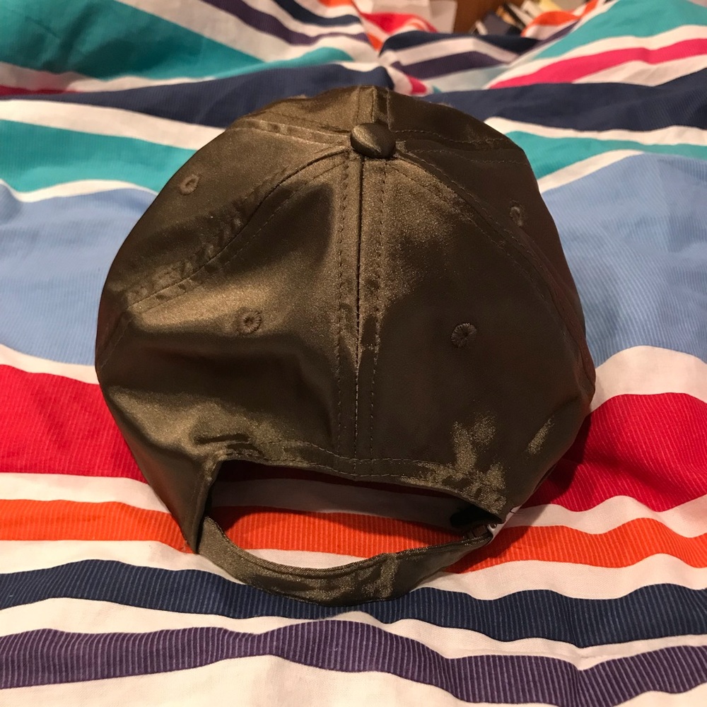 Hat - Picture 2 of 3
